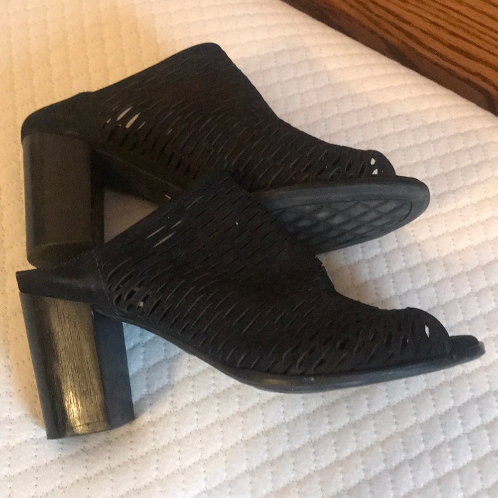 Heeled mule